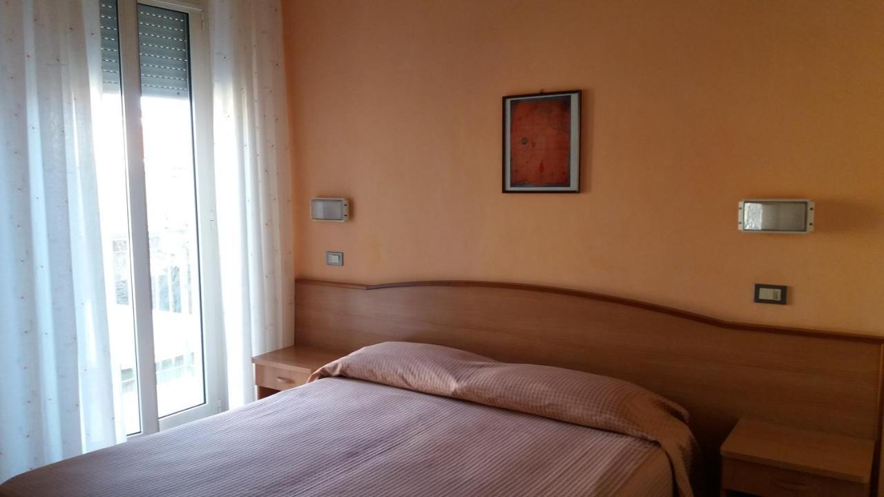 Albergo Moretti Сенигаллия Экстерьер фото